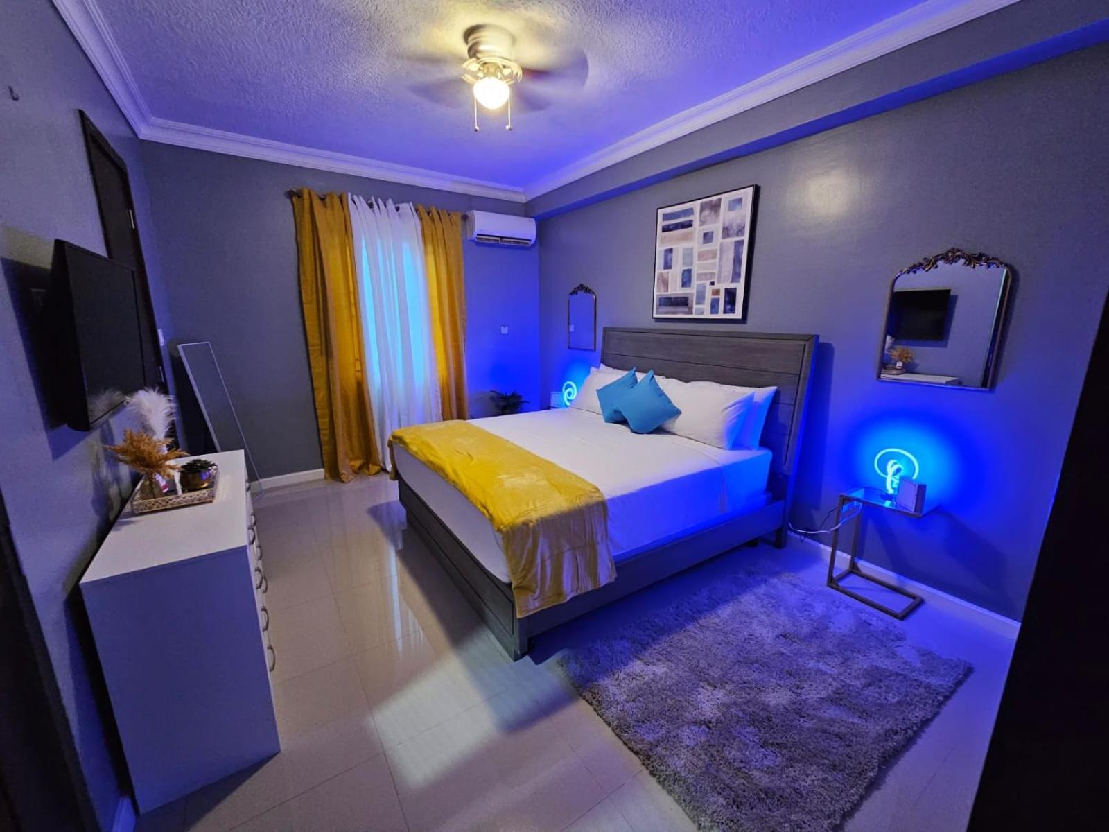 Paradise Haven At Hamptons - -Across From Ac Marriot Hotel 킹스톤 외부 사진